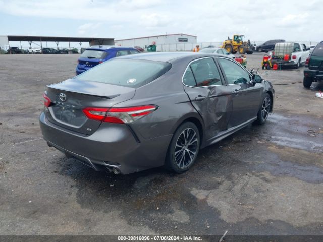 Photo 3 VIN: 4T1B11HK5JU006965 - TOYOTA CAMRY 