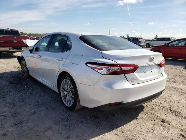 Photo 2 VIN: 4T1B11HK5JU007520 - TOYOTA CAMRY 