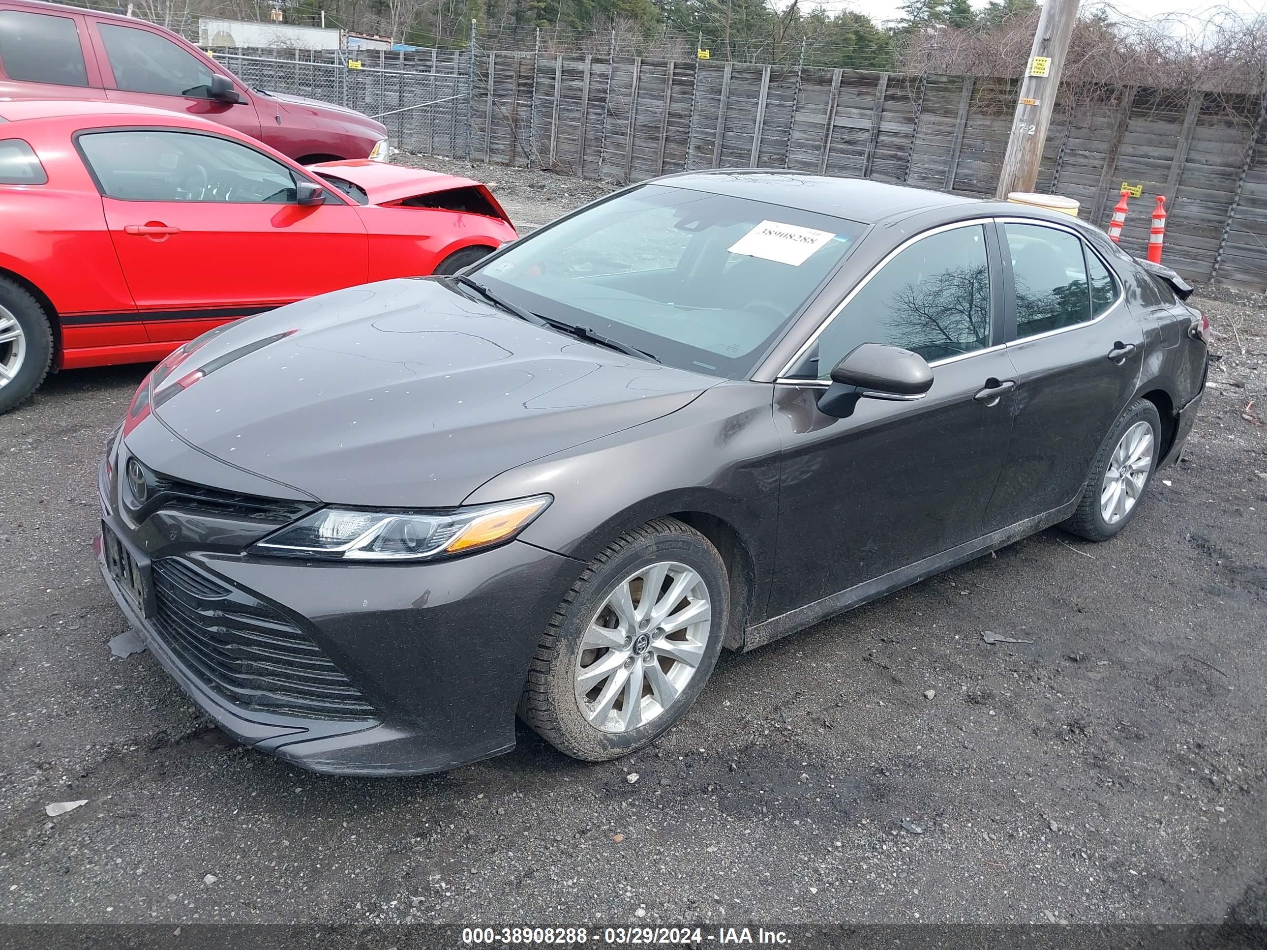 Photo 1 VIN: 4T1B11HK5JU013219 - TOYOTA CAMRY 