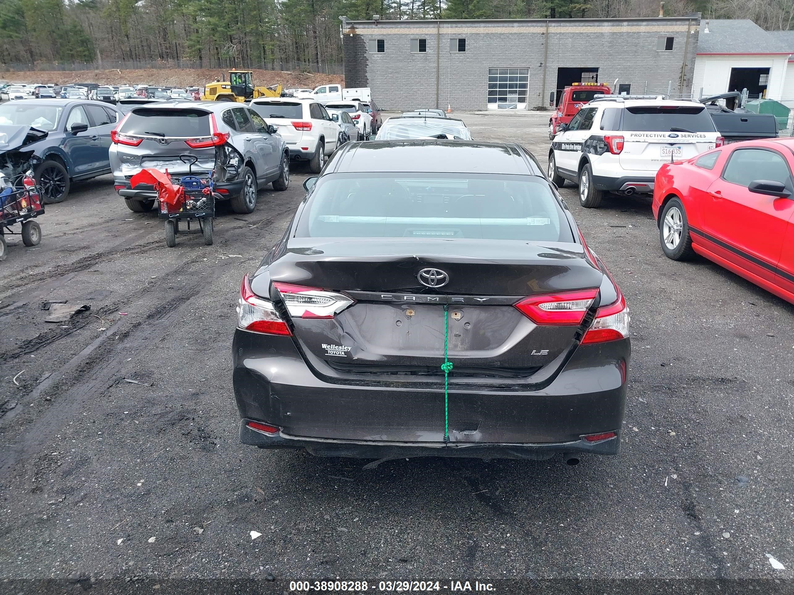 Photo 16 VIN: 4T1B11HK5JU013219 - TOYOTA CAMRY 