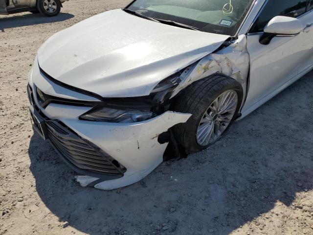 Photo 8 VIN: 4T1B11HK5JU018940 - TOYOTA CAMRY L 