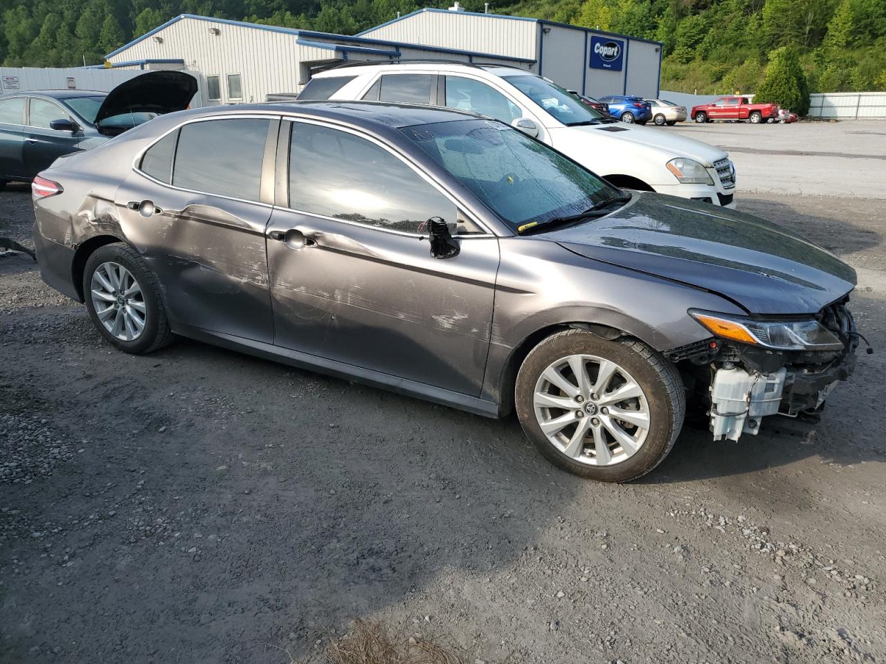 Photo 3 VIN: 4T1B11HK5JU019070 - TOYOTA CAMRY 