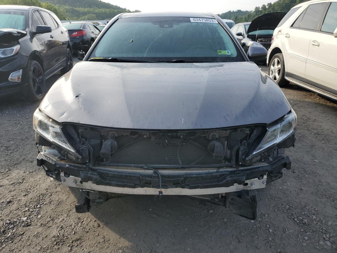 Photo 4 VIN: 4T1B11HK5JU019070 - TOYOTA CAMRY 