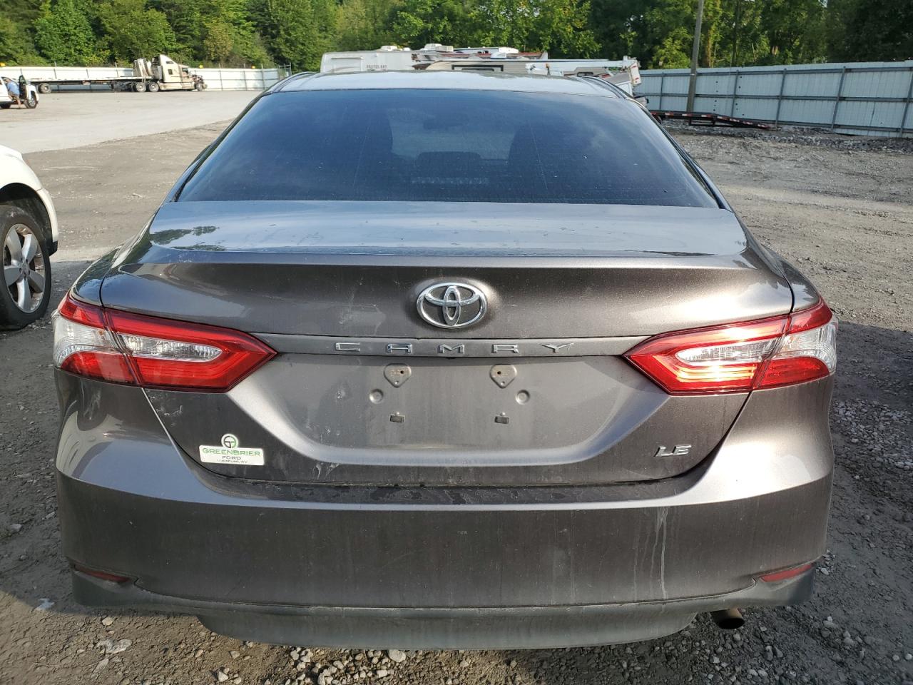 Photo 5 VIN: 4T1B11HK5JU019070 - TOYOTA CAMRY 