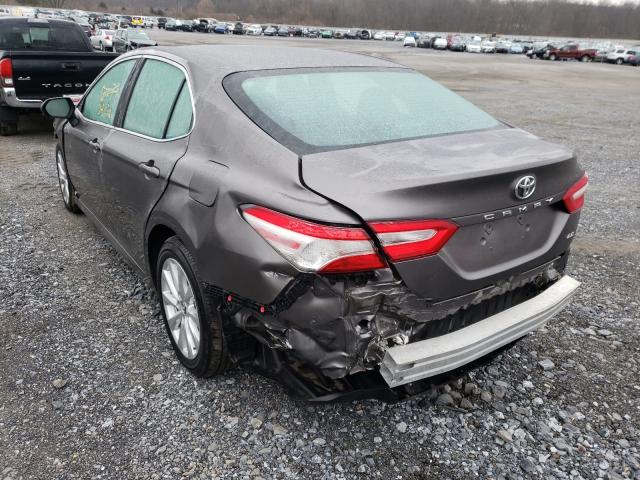 Photo 2 VIN: 4T1B11HK5JU021255 - TOYOTA CAMRY 