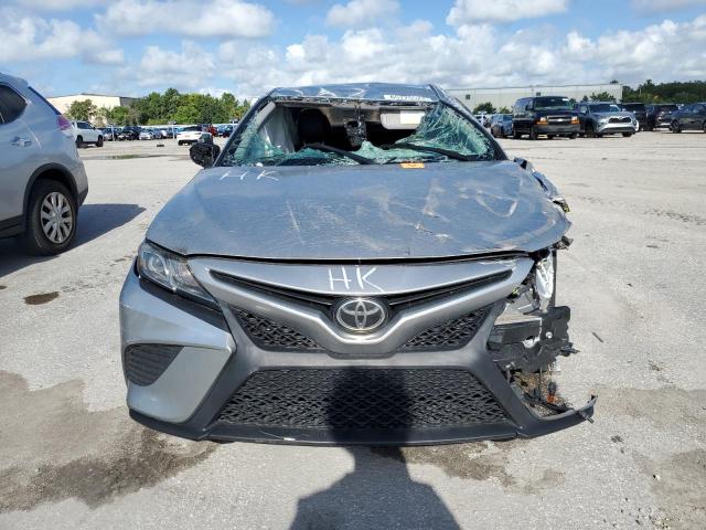 Photo 4 VIN: 4T1B11HK5JU026116 - TOYOTA CAMRY 