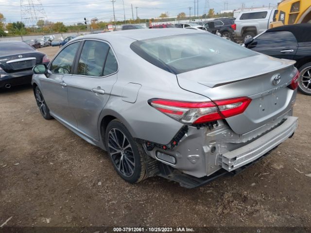 Photo 2 VIN: 4T1B11HK5JU040503 - TOYOTA CAMRY 