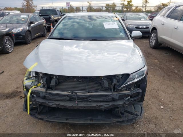 Photo 5 VIN: 4T1B11HK5JU040503 - TOYOTA CAMRY 