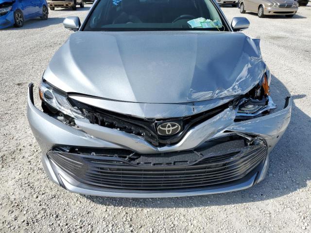 Photo 10 VIN: 4T1B11HK5JU041084 - TOYOTA CAMRY L 