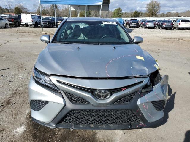 Photo 4 VIN: 4T1B11HK5JU043059 - TOYOTA CAMRY 