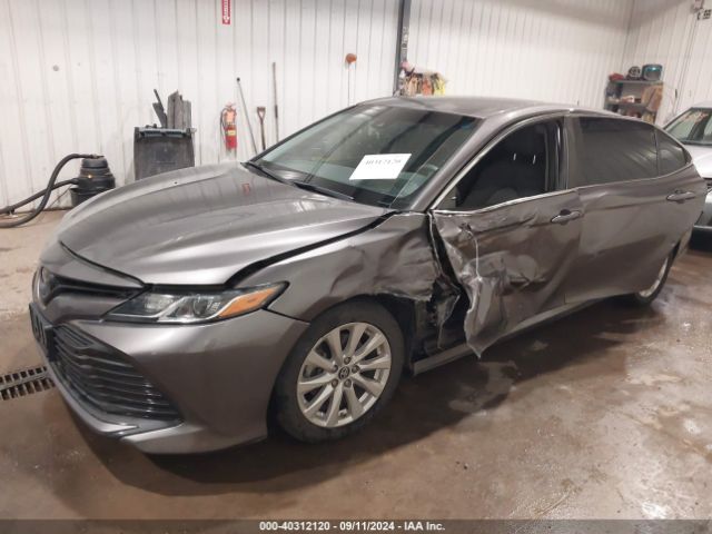 Photo 1 VIN: 4T1B11HK5JU044423 - TOYOTA CAMRY 