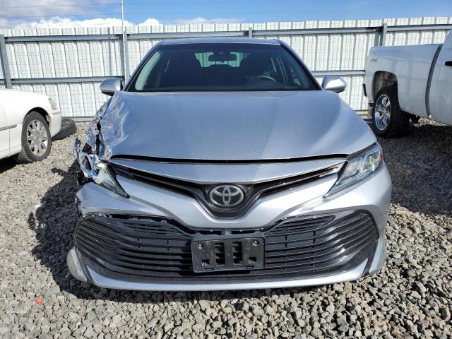 Photo 4 VIN: 4T1B11HK5JU051906 - TOYOTA CAMRY 