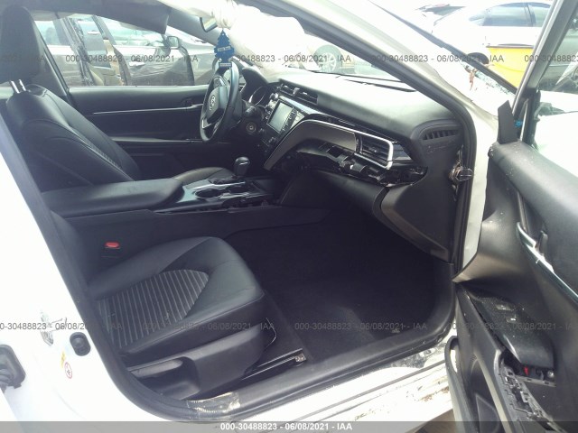 Photo 4 VIN: 4T1B11HK5JU077597 - TOYOTA CAMRY 