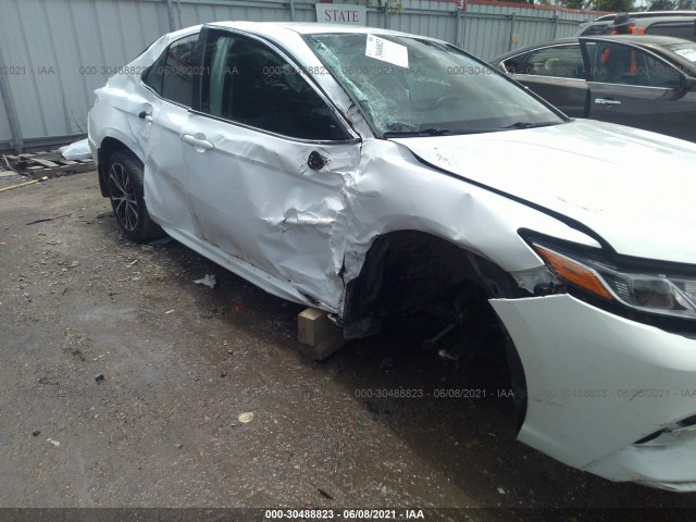 Photo 5 VIN: 4T1B11HK5JU077597 - TOYOTA CAMRY 