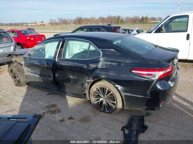 Photo 2 VIN: 4T1B11HK5JU082329 - TOYOTA CAMRY 