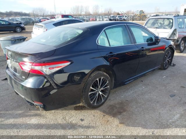 Photo 3 VIN: 4T1B11HK5JU082329 - TOYOTA CAMRY 