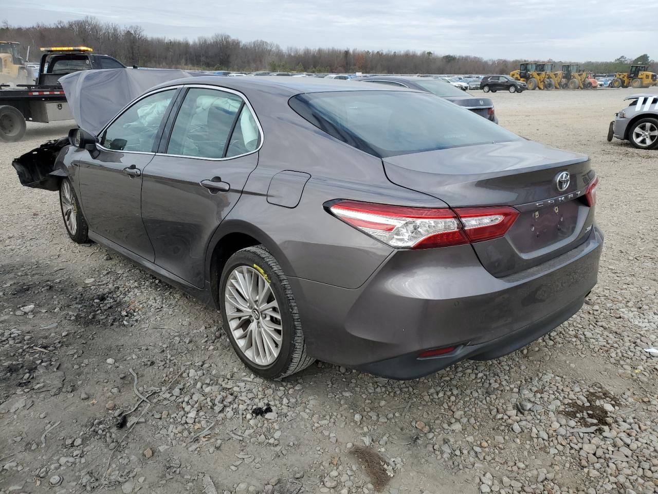 Photo 1 VIN: 4T1B11HK5JU095873 - TOYOTA CAMRY 