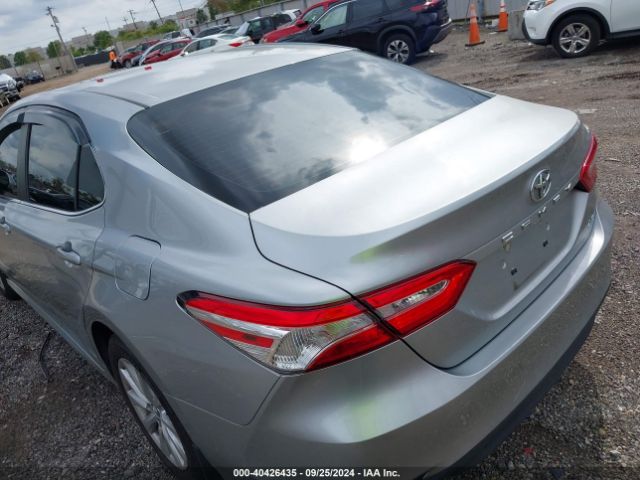 Photo 2 VIN: 4T1B11HK5JU103048 - TOYOTA CAMRY 