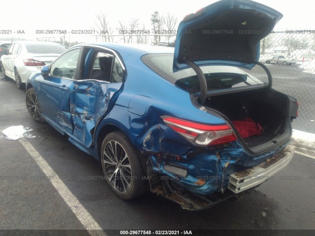 Photo 2 VIN: 4T1B11HK5JU107522 - TOYOTA CAMRY 