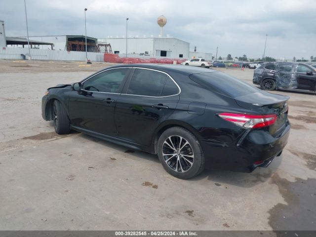 Photo 2 VIN: 4T1B11HK5JU125244 - TOYOTA CAMRY 