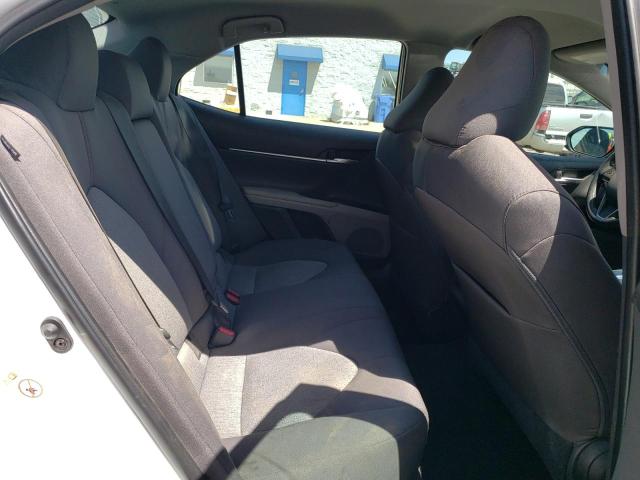 Photo 9 VIN: 4T1B11HK5JU134462 - TOYOTA CAMRY L 