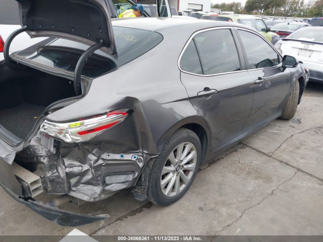 Photo 3 VIN: 4T1B11HK5JU143713 - TOYOTA CAMRY 