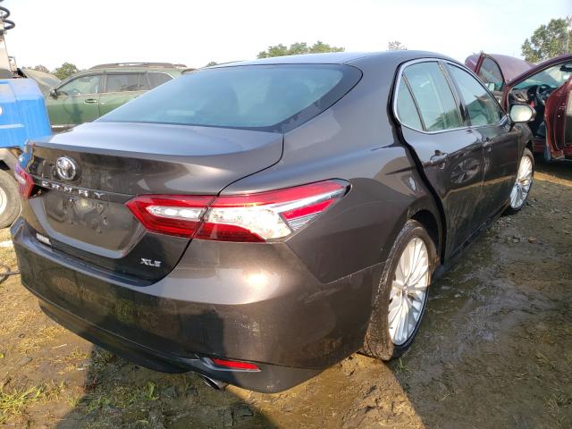 Photo 3 VIN: 4T1B11HK5JU150001 - TOYOTA CAMRY L 