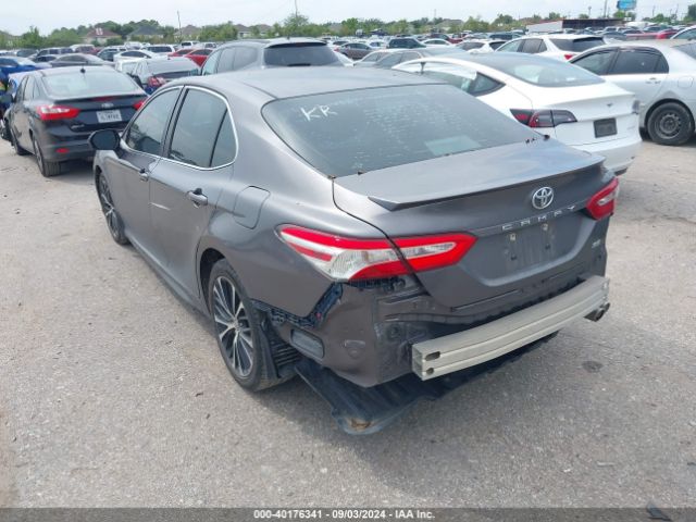 Photo 2 VIN: 4T1B11HK5JU155814 - TOYOTA CAMRY 