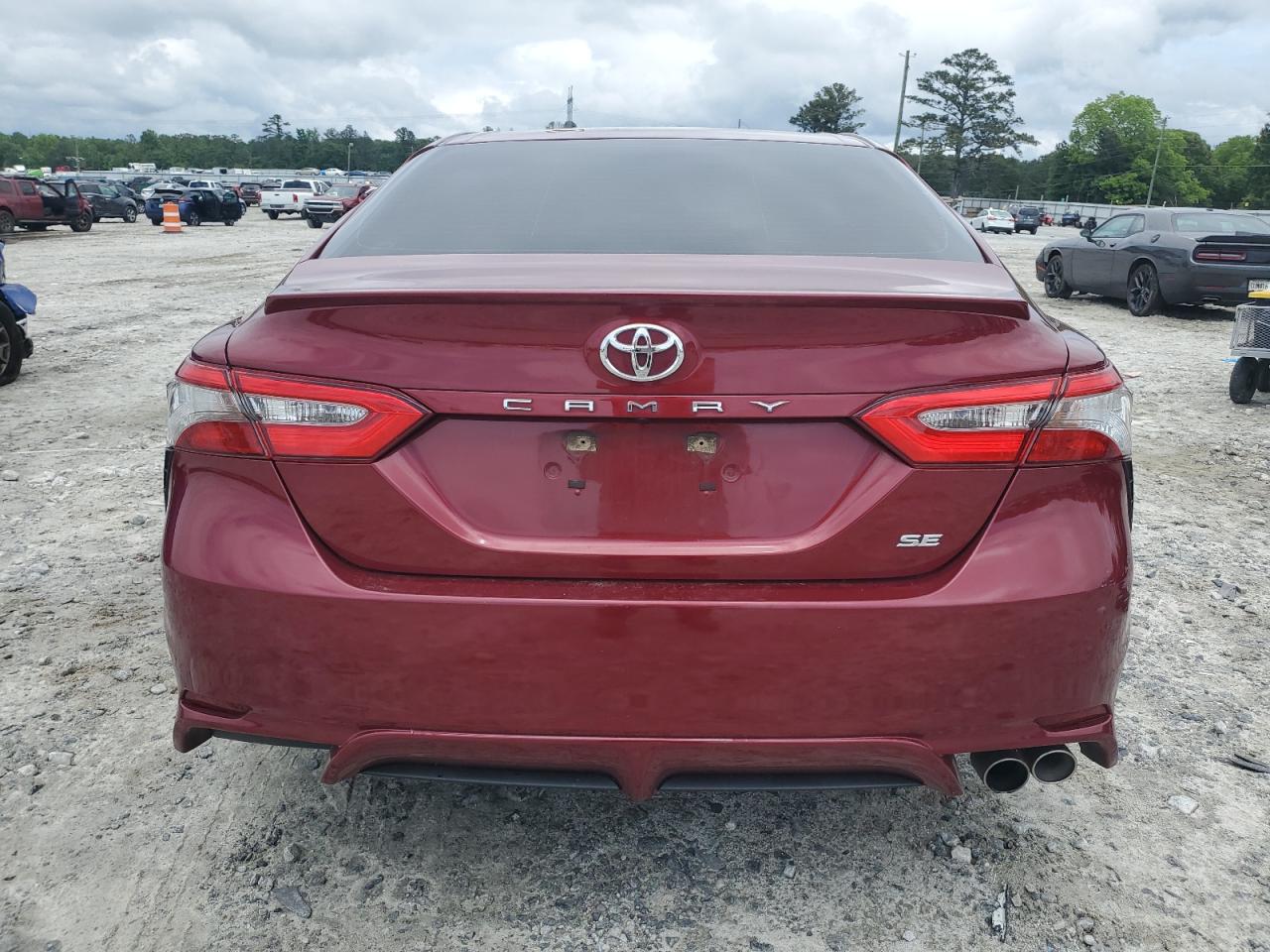 Photo 5 VIN: 4T1B11HK5JU501179 - TOYOTA CAMRY 