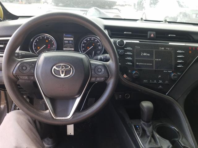 Photo 8 VIN: 4T1B11HK5JU512070 - TOYOTA CAMRY L 