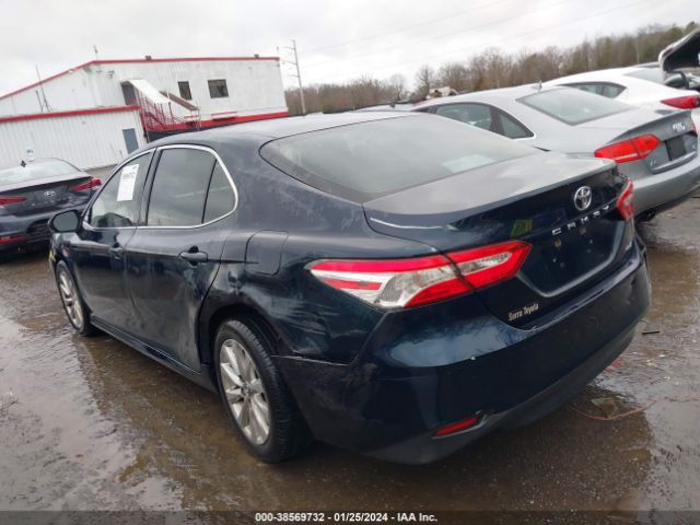 Photo 2 VIN: 4T1B11HK5JU525286 - TOYOTA CAMRY 