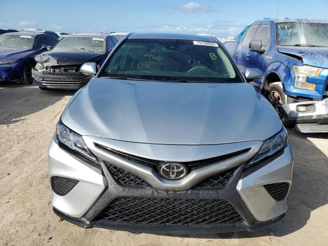 Photo 4 VIN: 4T1B11HK5JU534506 - TOYOTA CAMRY L 