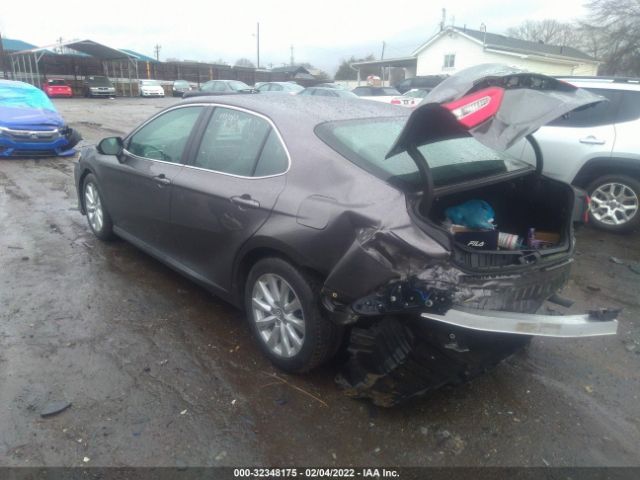 Photo 2 VIN: 4T1B11HK5JU541861 - TOYOTA CAMRY 