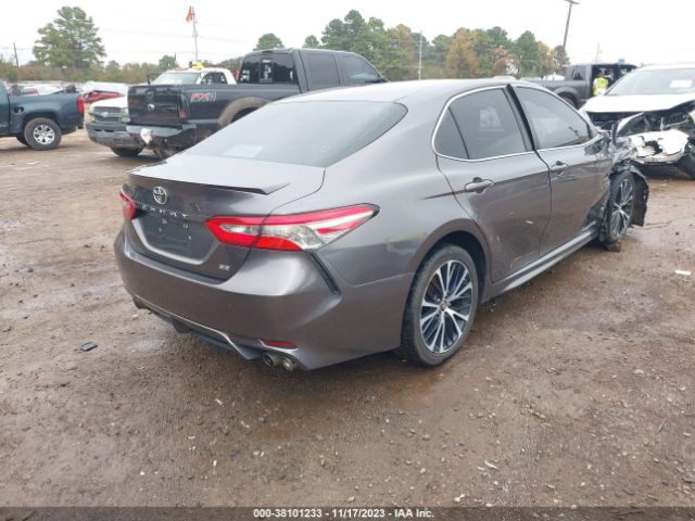 Photo 3 VIN: 4T1B11HK5JU571359 - TOYOTA CAMRY 