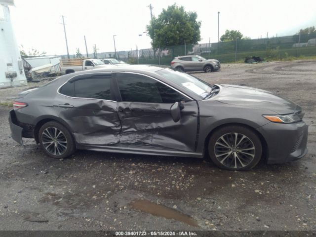 Photo 5 VIN: 4T1B11HK5JU573399 - TOYOTA CAMRY 