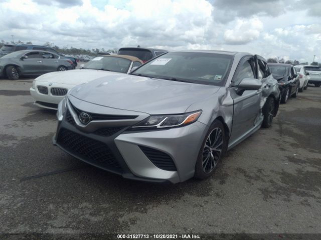 Photo 1 VIN: 4T1B11HK5JU582054 - TOYOTA CAMRY 