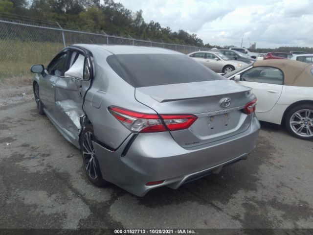 Photo 2 VIN: 4T1B11HK5JU582054 - TOYOTA CAMRY 