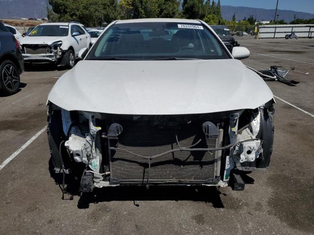 Photo 4 VIN: 4T1B11HK5JU585634 - TOYOTA CAMRY L 