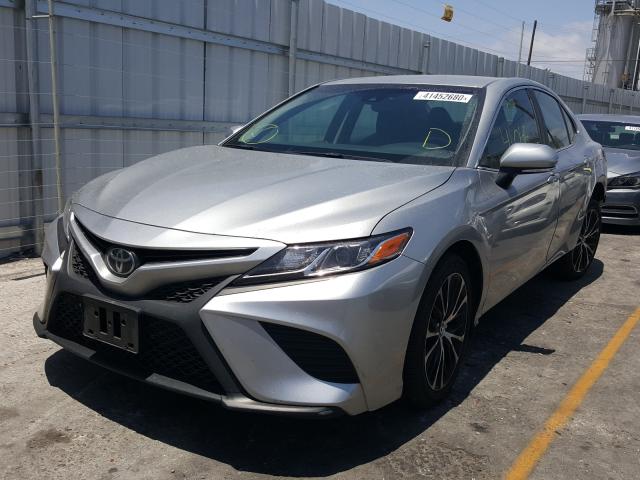 Photo 1 VIN: 4T1B11HK5JU588341 - TOYOTA CAMRY L 