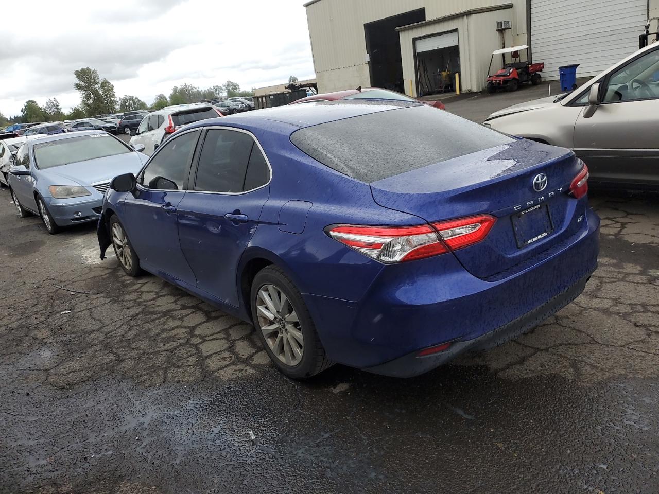 Photo 1 VIN: 4T1B11HK5JU597136 - TOYOTA CAMRY 