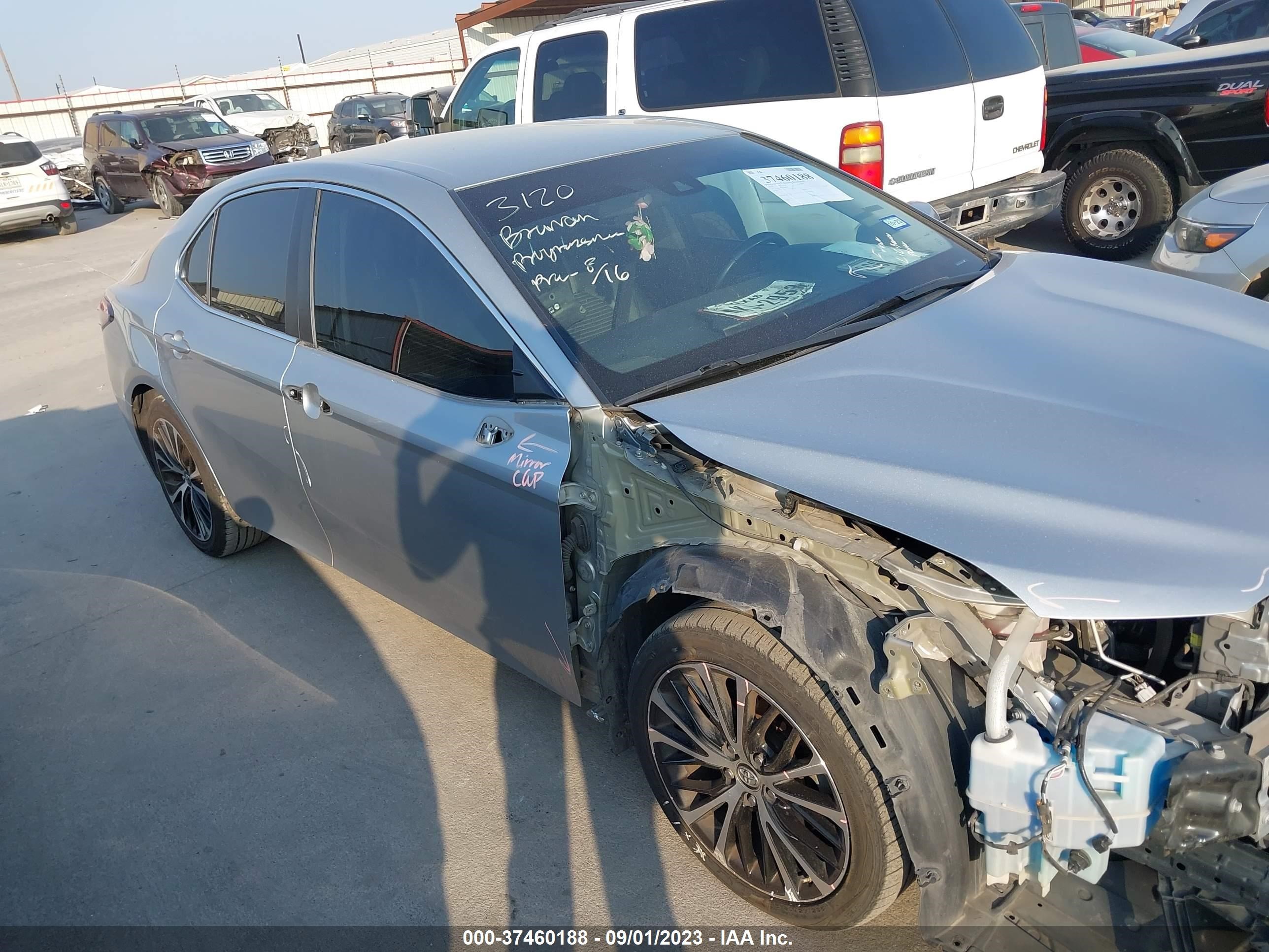 Photo 12 VIN: 4T1B11HK5JU605770 - TOYOTA CAMRY 