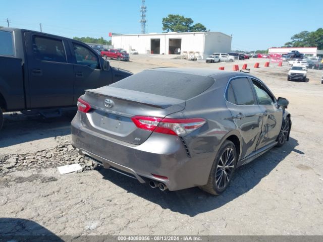 Photo 3 VIN: 4T1B11HK5JU606627 - TOYOTA CAMRY 