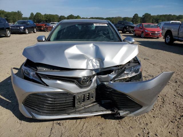 Photo 4 VIN: 4T1B11HK5JU607129 - TOYOTA CAMRY 