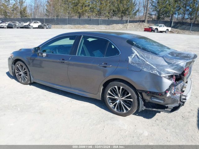 Photo 2 VIN: 4T1B11HK5JU608880 - TOYOTA CAMRY 