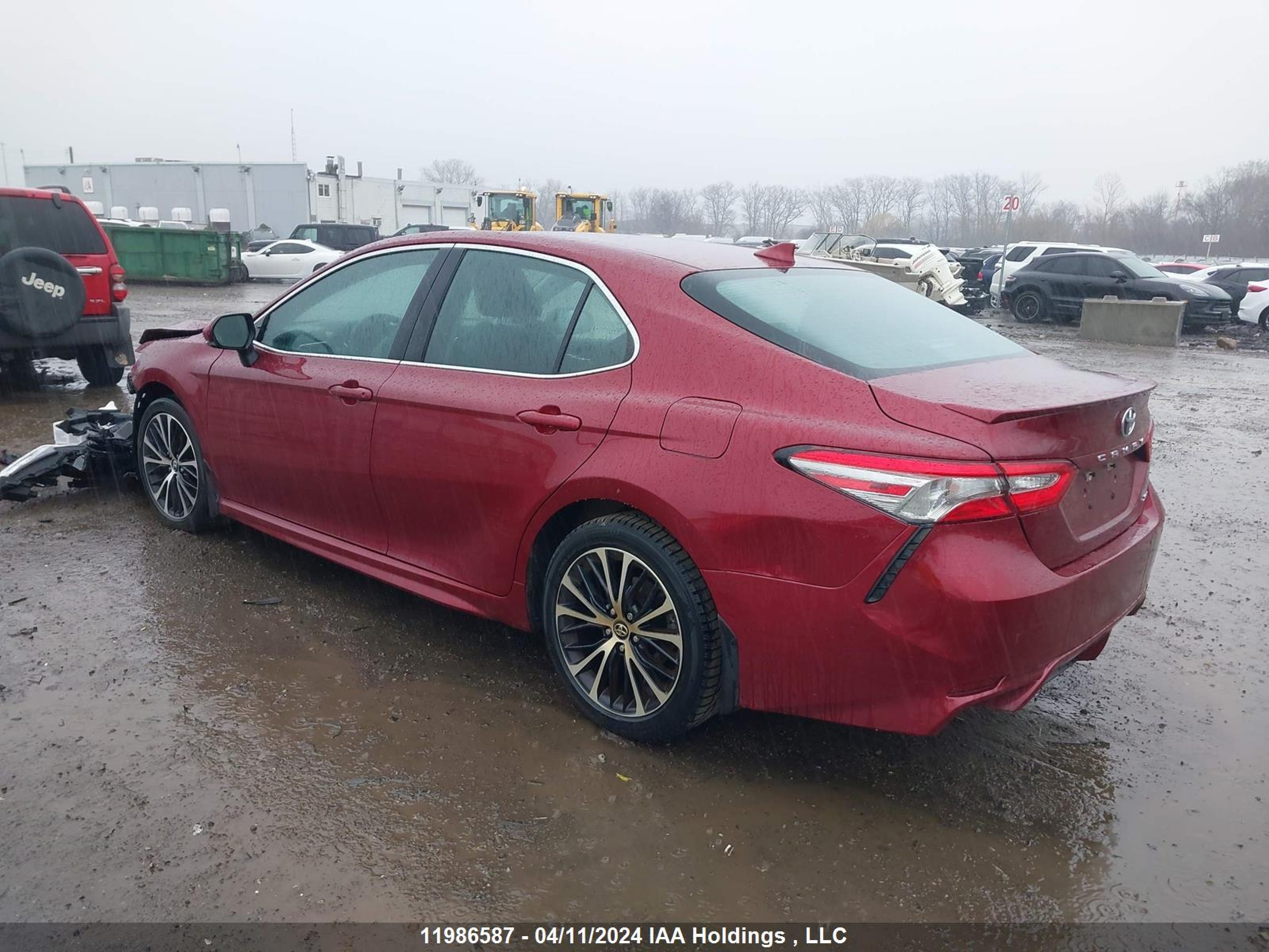 Photo 2 VIN: 4T1B11HK5JU610791 - TOYOTA CAMRY 