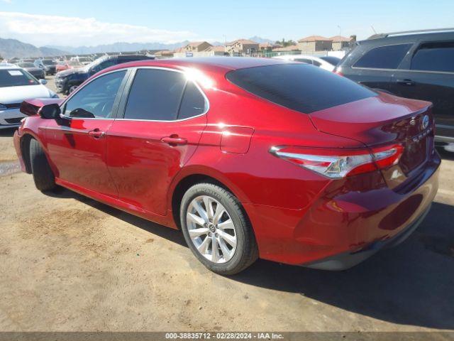 Photo 2 VIN: 4T1B11HK5JU616560 - TOYOTA CAMRY 