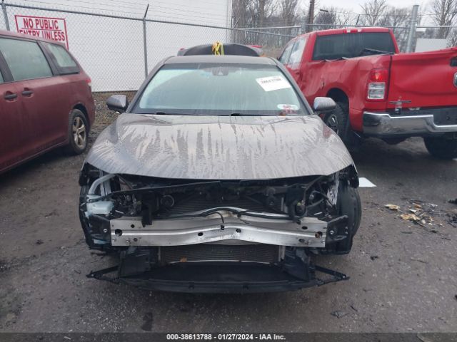 Photo 5 VIN: 4T1B11HK5JU618759 - TOYOTA CAMRY 