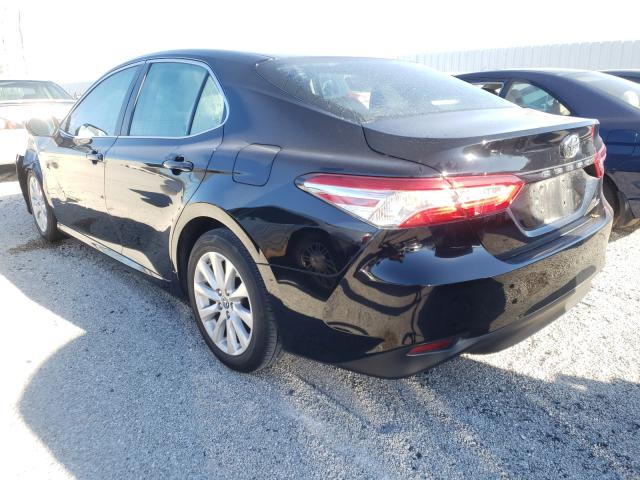 Photo 2 VIN: 4T1B11HK5JU621192 - TOYOTA CAMRY L 