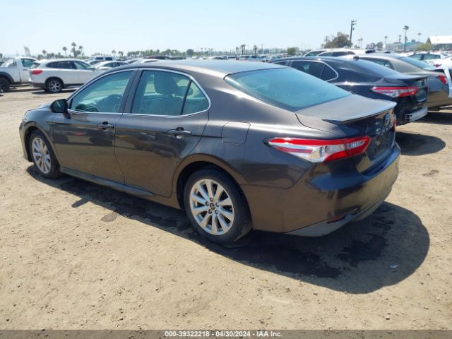 Photo 2 VIN: 4T1B11HK5JU630202 - TOYOTA CAMRY 