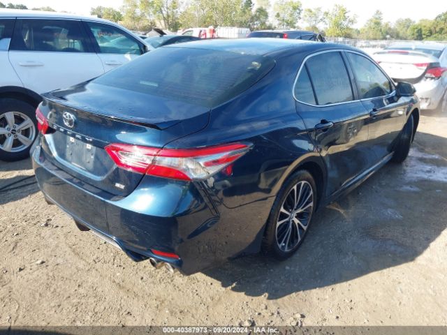 Photo 3 VIN: 4T1B11HK5JU640910 - TOYOTA CAMRY 